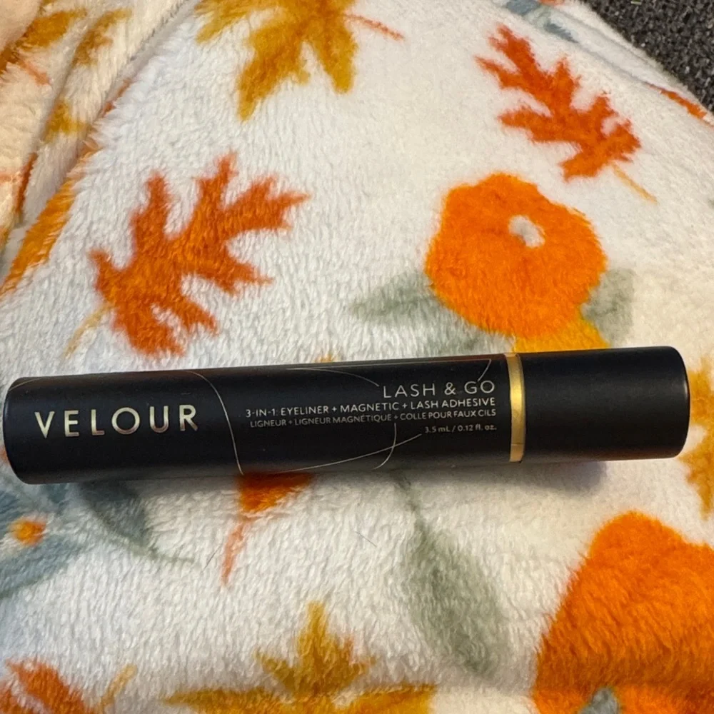 Velour Lash &‎ Go Eyeliner and Lash Adhesive